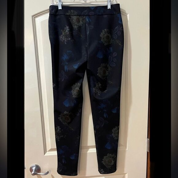 SOFT SURROUNDINGS Floral Stretch Ponte Skinny Pants Black Women’s Size Medium - Picture 2 of 5